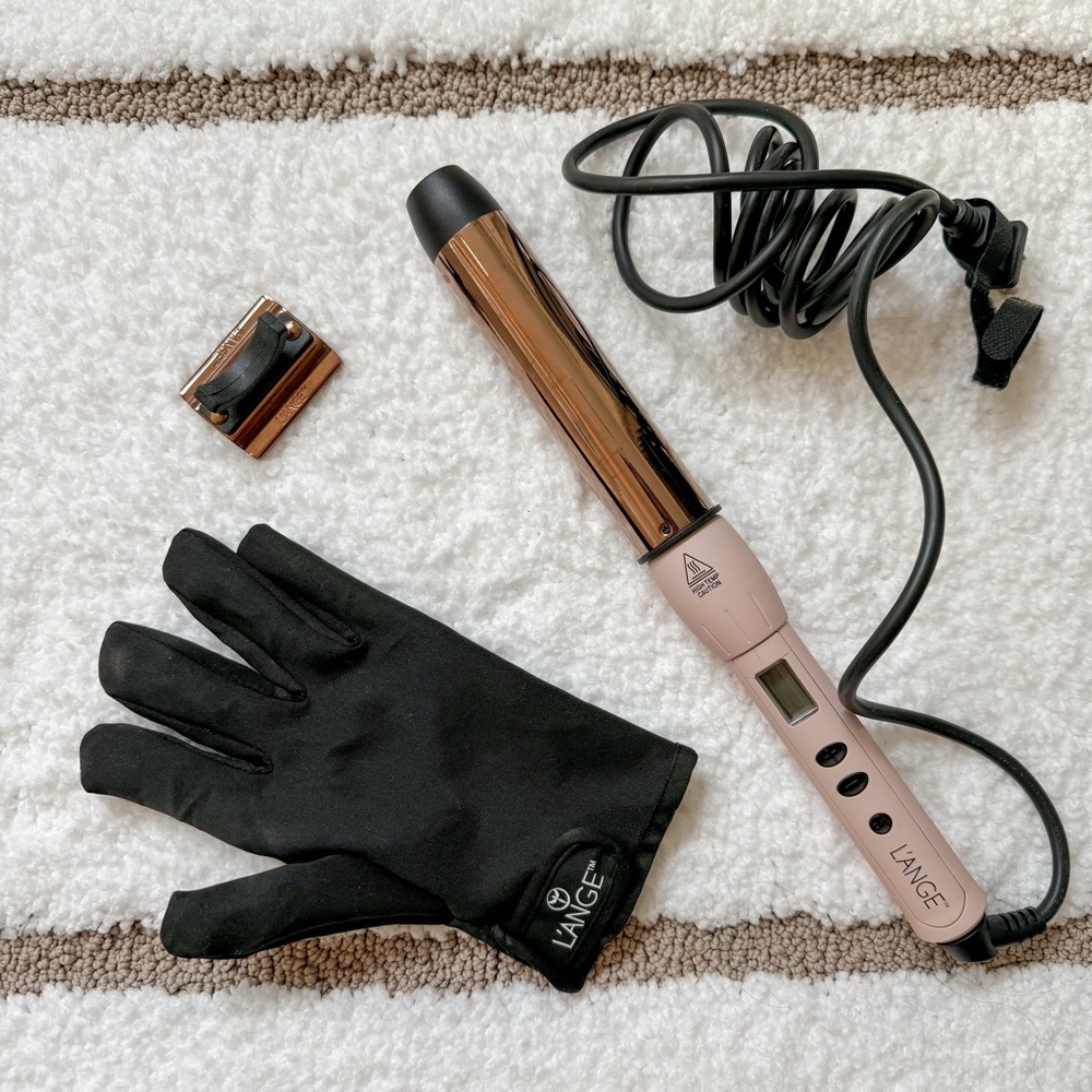 L’ange clampless 1.25” curling wand with heat glove and counter stand